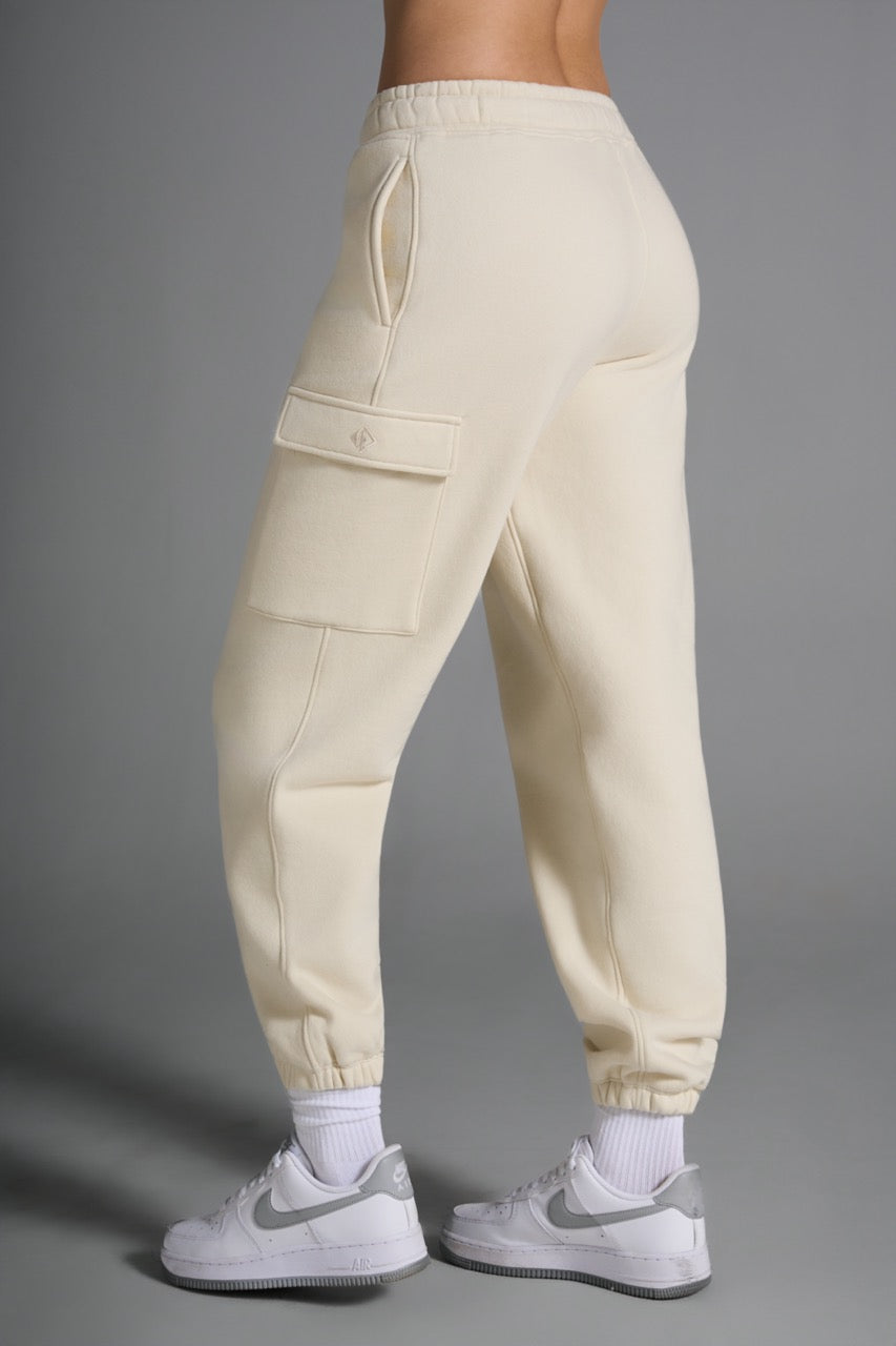 Rezillion Travel Sweat Suit (Cream)